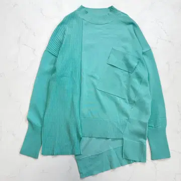 어도어 브라이트 하이 게이지 니트 비대칭 풀오버 루즈핏