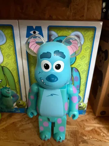 샐리 피규어 베어브릭 400