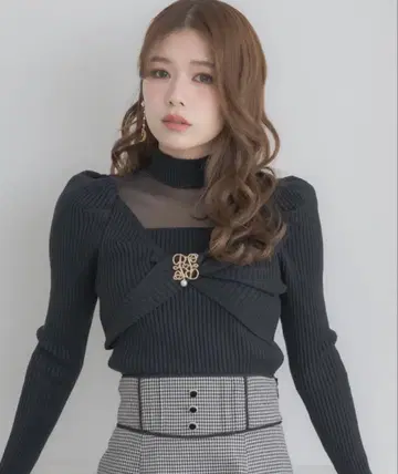 ROJITA 시어 데콜테 트위스트 리본 니트