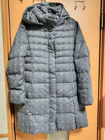 후드 부착 체크 무늬 다운 자켓