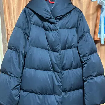 유니클로 다운 자켓 M 블랙 가볍고 따뜻한 후드 있음