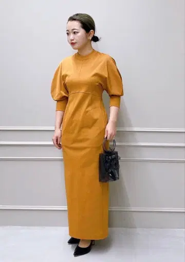 마메 쿠로구치 머스타드 퍼프 슬리브 롱 원피스