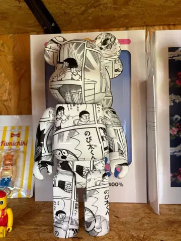 베어브릭 400% 도라에몽