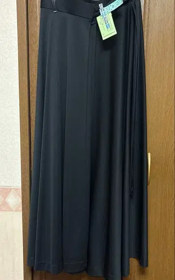 블랙 플레어 스커트 랩 롱 스커트