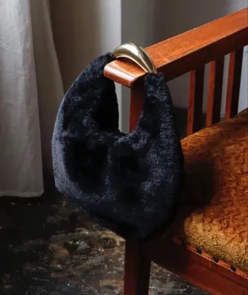 새상품 sculpture mou mini 퍼 백 cepica