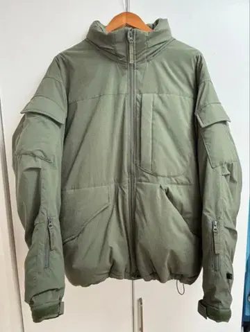 새상품급 DAIWA PIER39 테크 패딩 밀 재킷