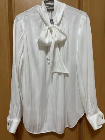 언타이틀 리본 포함 화이트 셔츠 사이즈 2