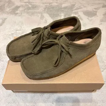 클락스 왈라비 카키 (olive) UA BEAUTY & YOUTH 별주품