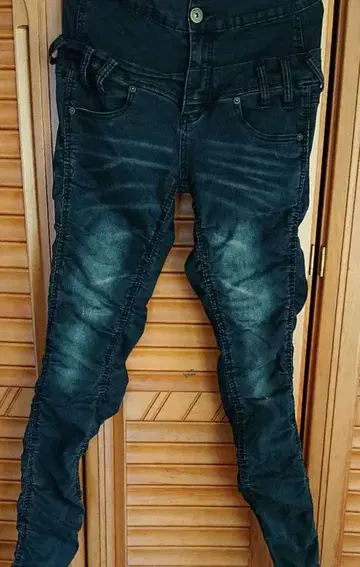 오샤레 워커 셔링 데님 팬츠