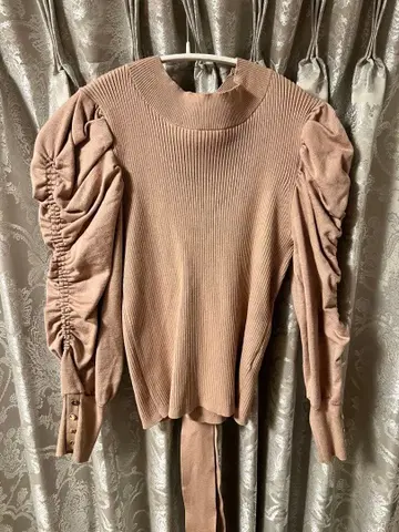 리브 베이지 니트 긴팔 퍼프 슬리브