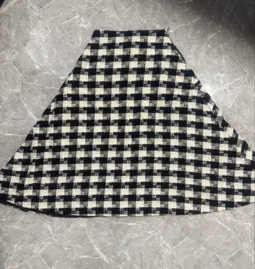 매디슨 블루 플레어 스커트 블랙 화이트 체크 무늬