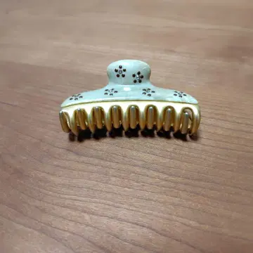 아이보리 꽃 무늬 헤어 클립 중형 골드 금장 장식