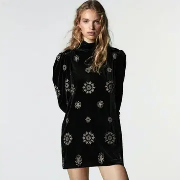 ZARA 자수 장식 벨벳 원피스