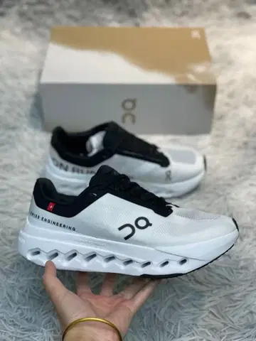 On Cloudsurfer Next 화이트/블랙 27.5cm