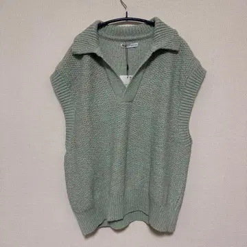 미사용 새상품 ZARA 민트 그린 V넥 니트 S-M 사이즈