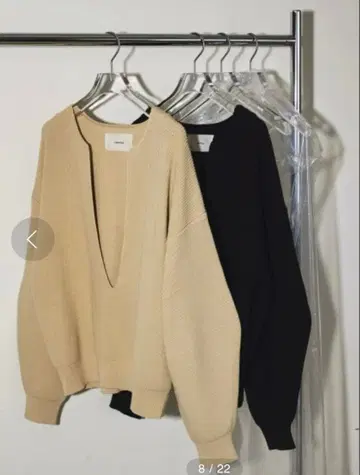 투데이풀 키넥 슬릿넥 니트