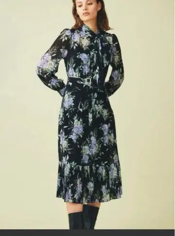 새상품급!! 그레이스 콘티넨탈 레트로 부케 원피스