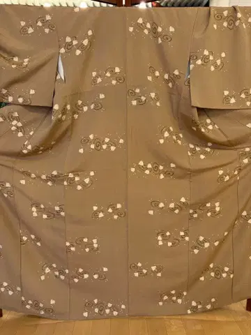 브라운 꽃 무늬 코몬 기모노