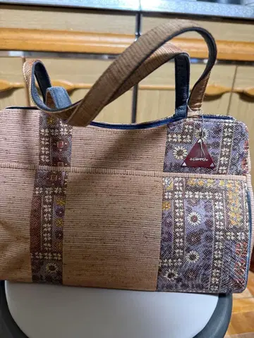 패치워크 디자인 핸드백 브라운 계열