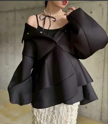 eeny 페플럼 본딩 자켓