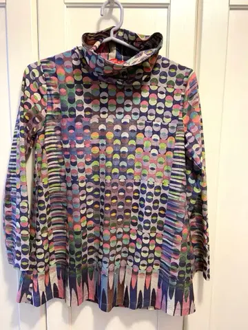 CORSO ROSSO. 터틀넥 긴팔 상의