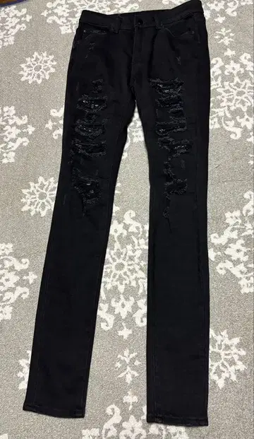 mnml 블랙 데미지 스키니진