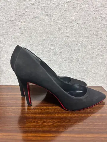 DIANA 블랙 스웨이드 하이힐