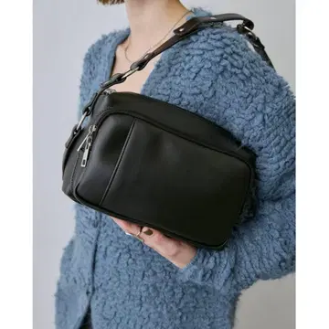 un/neu 아웃포켓 링 스퀘어 숄더