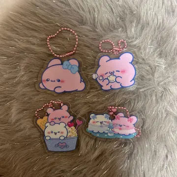 러브이즈 로손 아크릴 키링