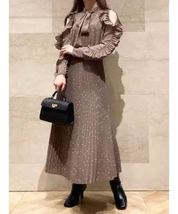 쉬폰 보타이 도트 원피스 베이지 SWFO214064