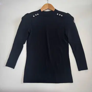 컨디션 최상 보더스 앳 발코니 펄 탑 펄 니트