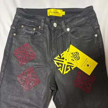 GUAPI 블랙 플레어 데님 팬츠 빨간색 자수