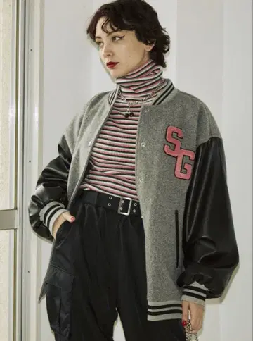 쥬에티 루즈 바시티 자켓 그레이