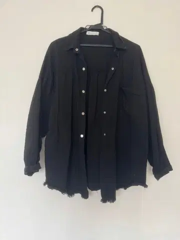 버쓰데이룸 돌먼 셔츠 오버 사이즈 블랙 셔츠 프린지 밑단