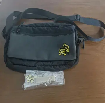 이아파피요네 토라야 우이로 콜라보 숄더백