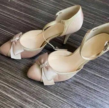 에메 로우힐 스트랩 펌프스 결혼식 포멀 리본 웨딩