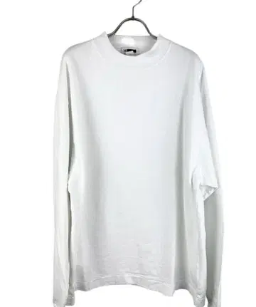 오버 사이즈 화이트 긴팔 티셔츠