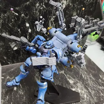 건담 프라모델(GQuuuuuuX) 군경 자쿠 개조