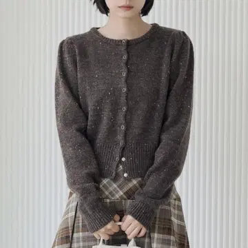 UNE MANSION 실버 버튼 리브 숄더 퍼프 블러 니트 가디건