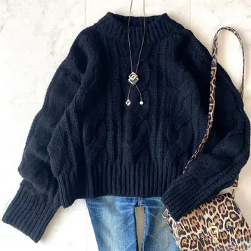 최근. 새상품급 유나이티드 애로우즈 케이블 짜임 숏 크루넥 니트 블랙