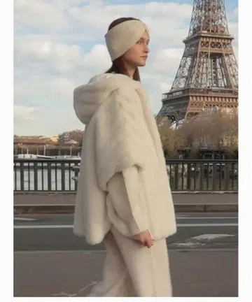 [이번 시즌 새상품급!] Lemonplet 인조 모피 후디드 판초 케이프