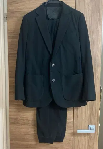 1 piu 1 uguale 3 수트 셋업