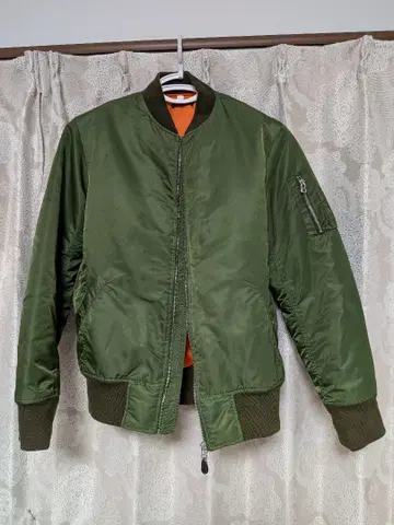 MA-1 스타일 올리브 그린 자켓