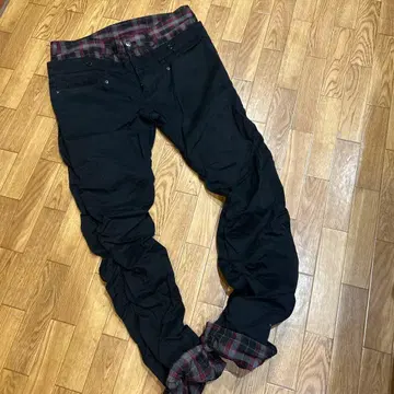 RAGOUT 블랙 워크 팬츠 체크 무늬 안감
