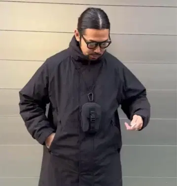 UNIQLO 방풍 패딩 코트 몬스터 후드티 ovy 블랙