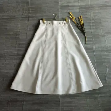 ANAYI 브라이트 트윌 벨트 모티브 스커트