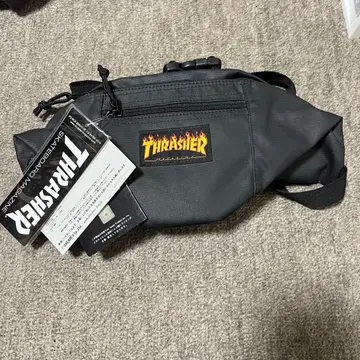 THRASHER 블랙 숄더백