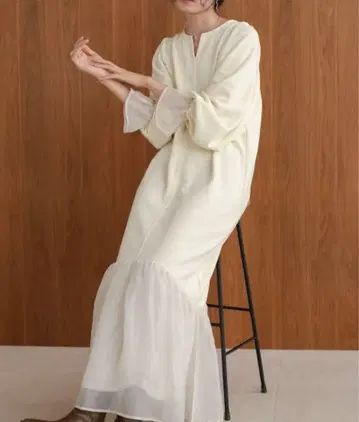 [ Bab ] 오간자 절개 맨투맨 원피스 S