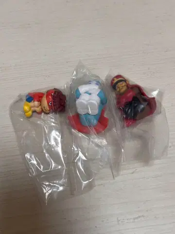 매의 발톱 기다림 캡슐 토이 피규어 3체 세트