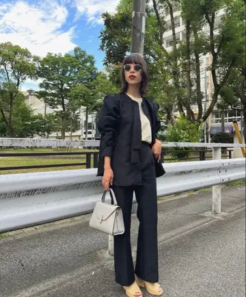 MEER. 보타이 블라우스